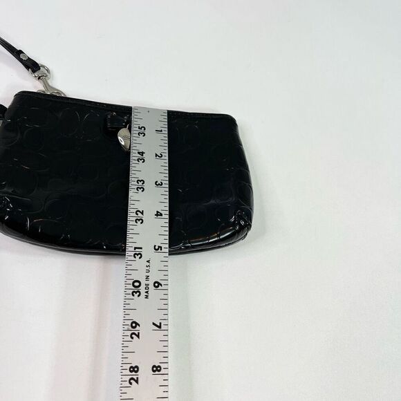 Coach Wallet Black  Peyton Art Op Patent Embossed Heart Bow Wristlet - Picture 4 of 8